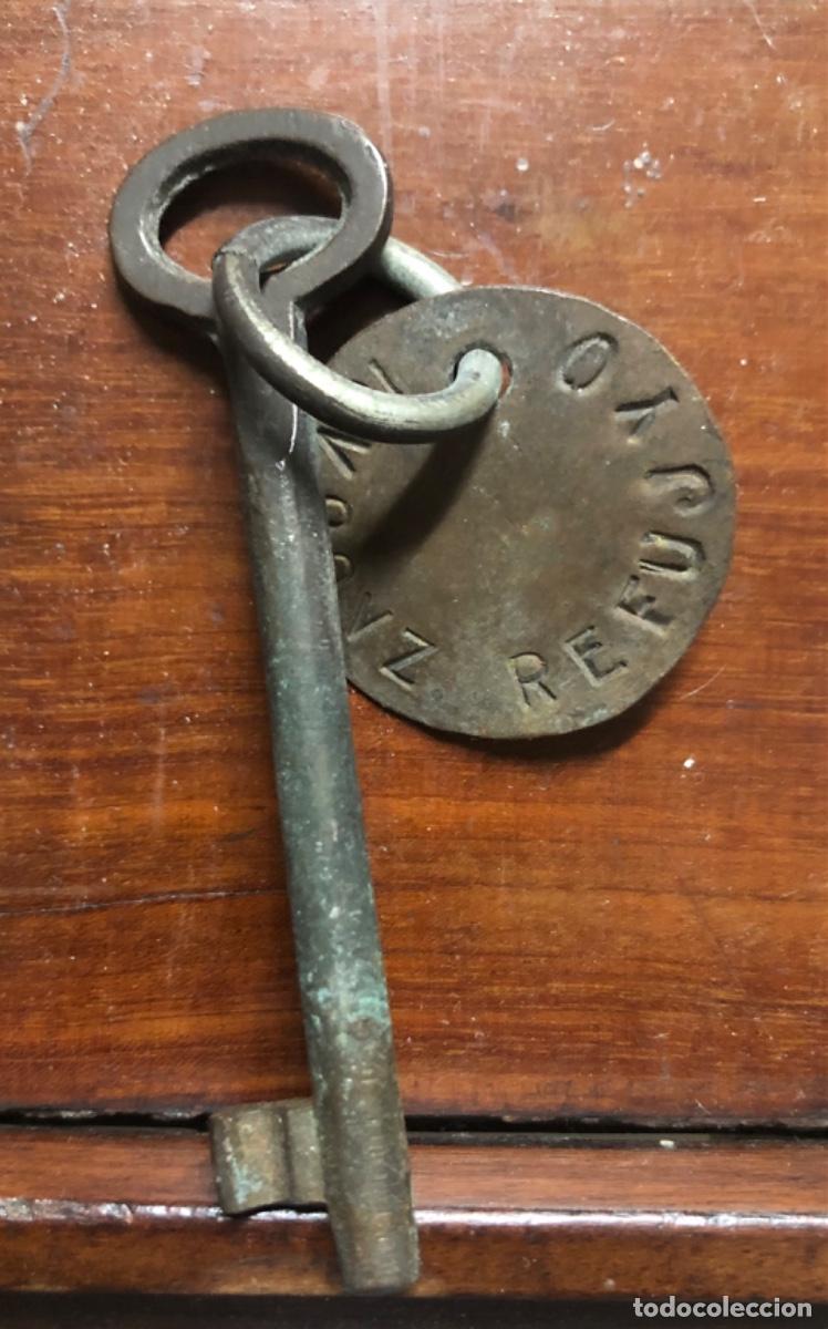 Antig&uuml;edades: ANTIGUA LLAVE CON DENOMINACI&Oacute;N: &rdquo; REFUJYO ZAGUAN &rdquo; - TG