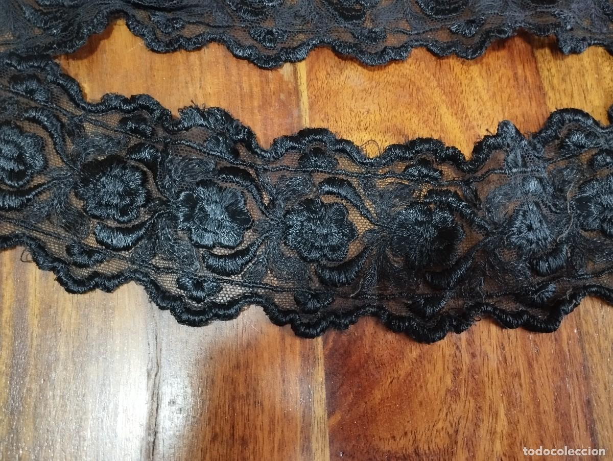Antig&uuml;edades: TIRA DE ENCAJE NEGRO CIRCULAR - Foto 2