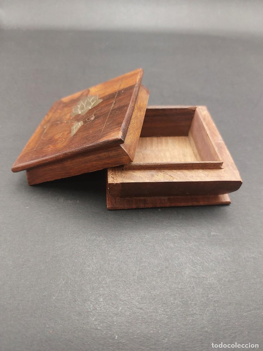 Antig&uuml;edades: CAJA MADERA CON INCRUSTACI&Oacute;N DE METAL - Foto 1