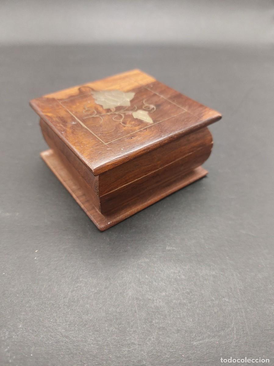 Antig&uuml;edades: CAJA MADERA CON INCRUSTACI&Oacute;N DE METAL - Foto 2
