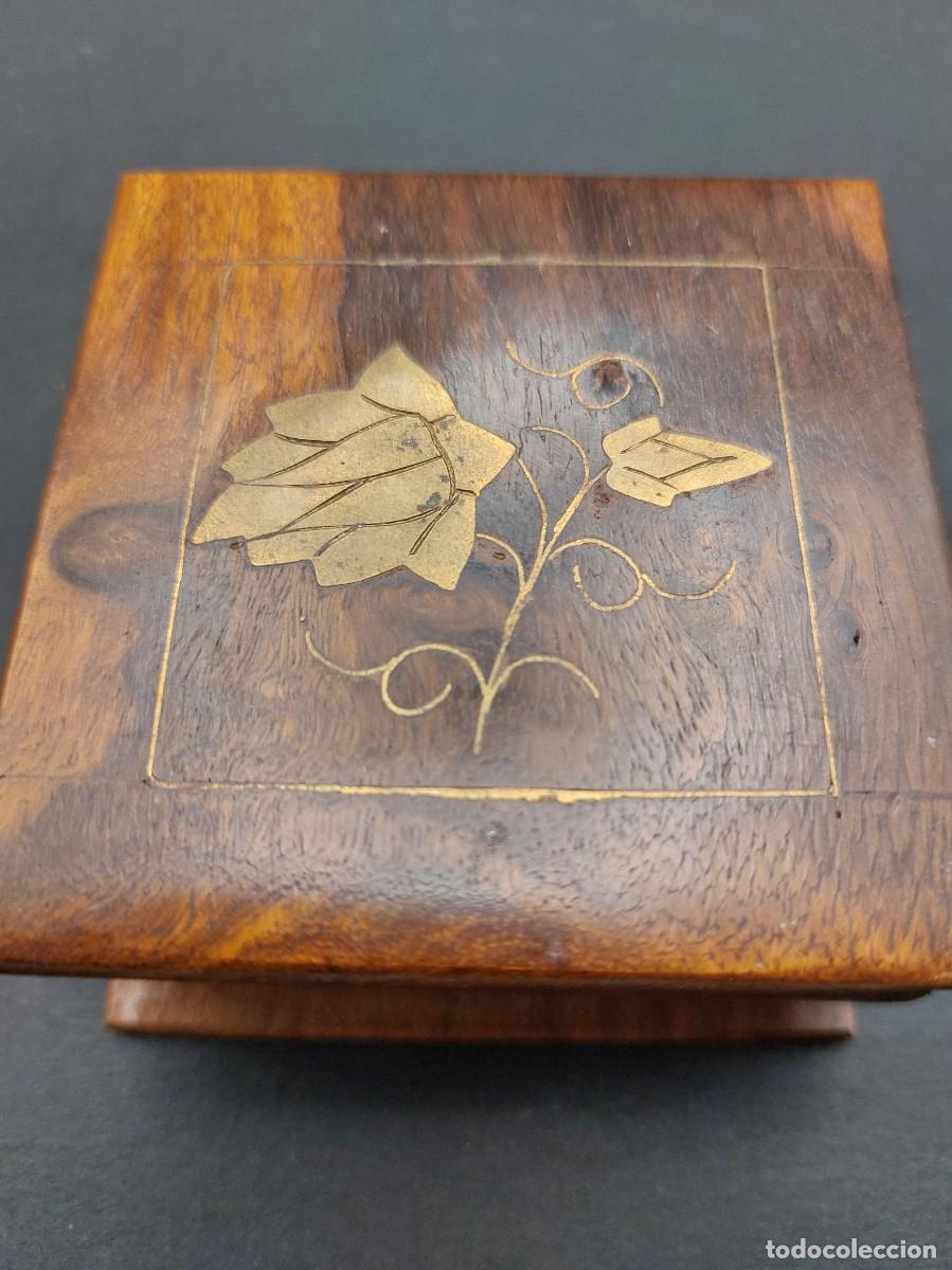 Antig&uuml;edades: CAJA MADERA CON INCRUSTACI&Oacute;N DE METAL - Foto 3