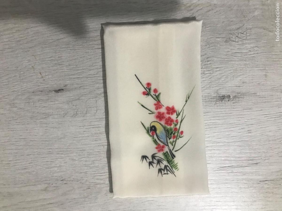 Antig&uuml;edades: Pa&ntilde;uelo de seda pintado a mano - Foto 8