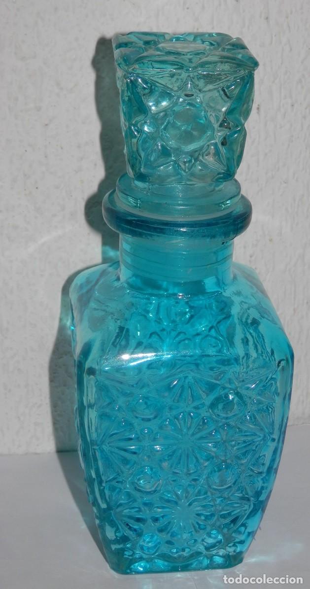 Antig&uuml;edades: BOTELLA DE CRISTAL AZULADO - Foto 2