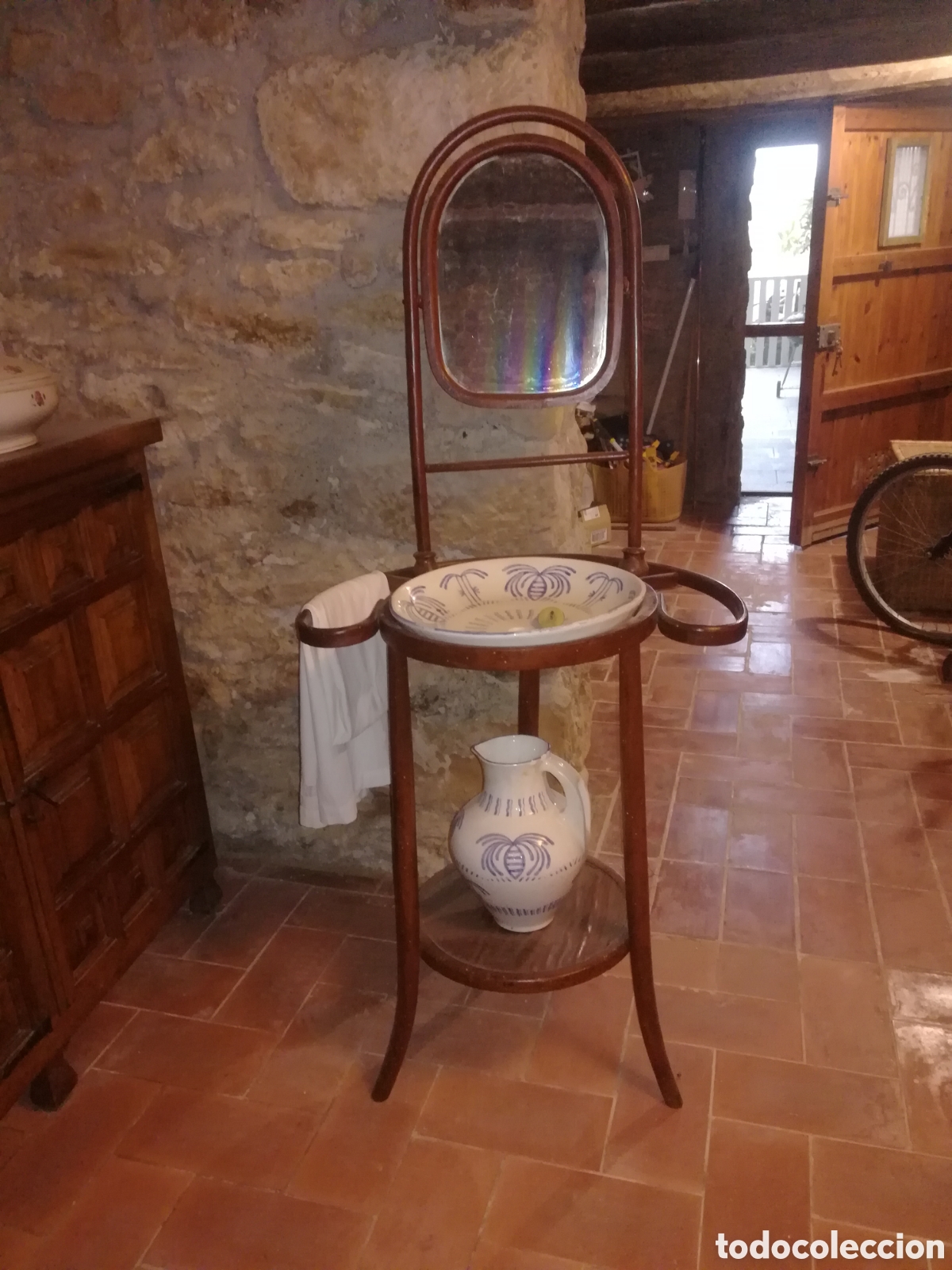 Antig&uuml;edades: palanganero estilo tonet. - Foto 1