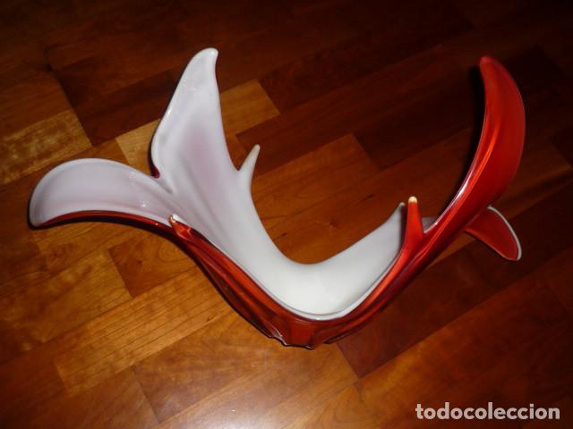Antiquit&eacute;s: CENTRO DE MESA DE CRISTAL ROJO Y BLANCO, ESTILO MURANO, TAMA&Ntilde;O GRANDE 53X30 CM