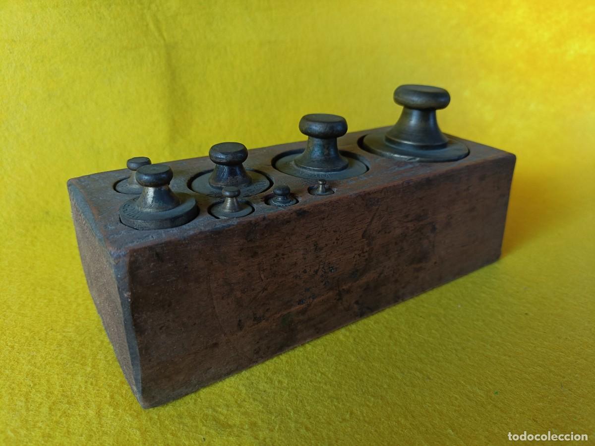 Antig&uuml;edades: ANTIG&Uuml;O CONJUNTO DE PESAS CON SU FUNDA DE MADERA - Foto 4