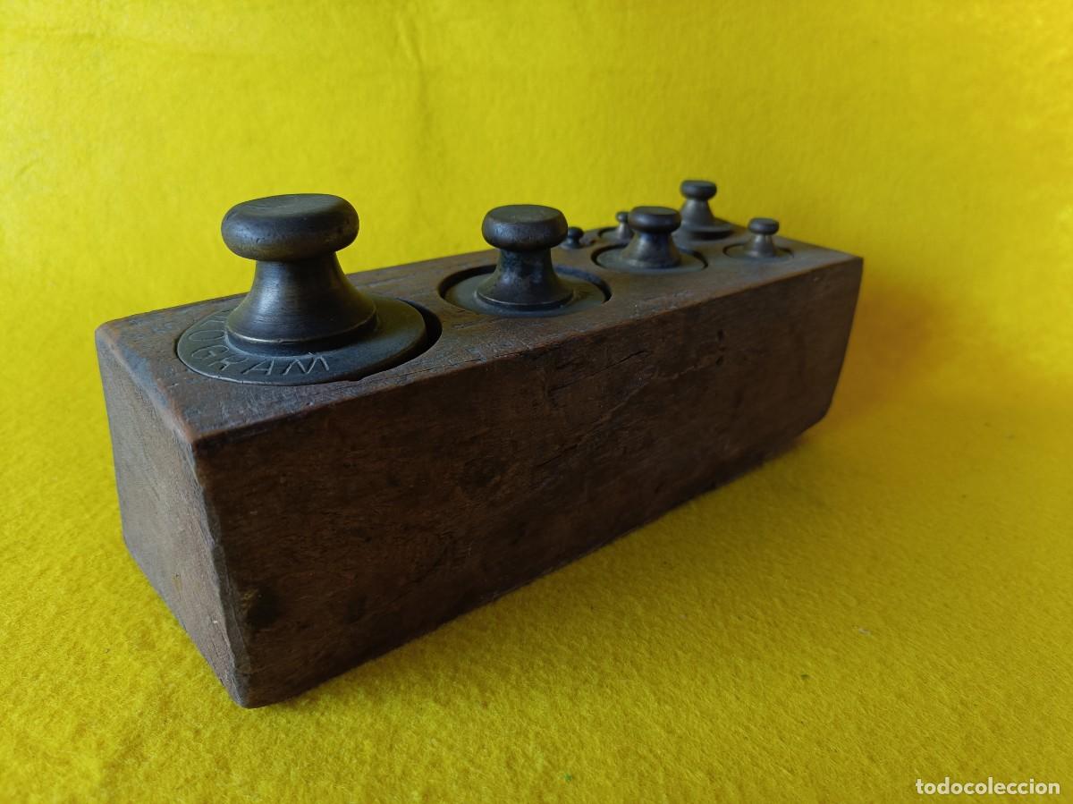 Antig&uuml;edades: ANTIG&Uuml;O CONJUNTO DE PESAS CON SU FUNDA DE MADERA - Foto 8