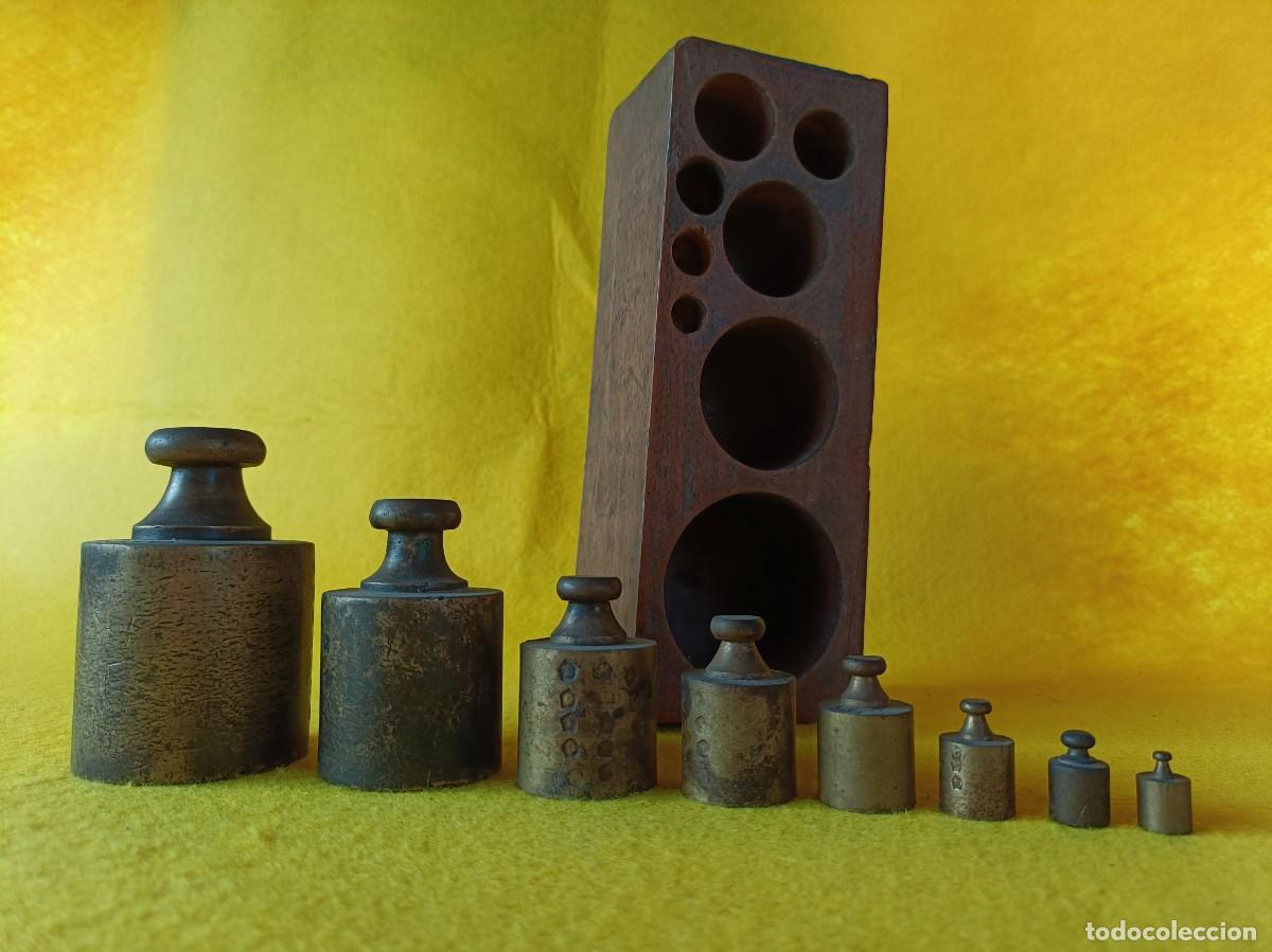 Antig&uuml;edades: ANTIG&Uuml;O CONJUNTO DE PESAS CON SU FUNDA DE MADERA - Foto 16