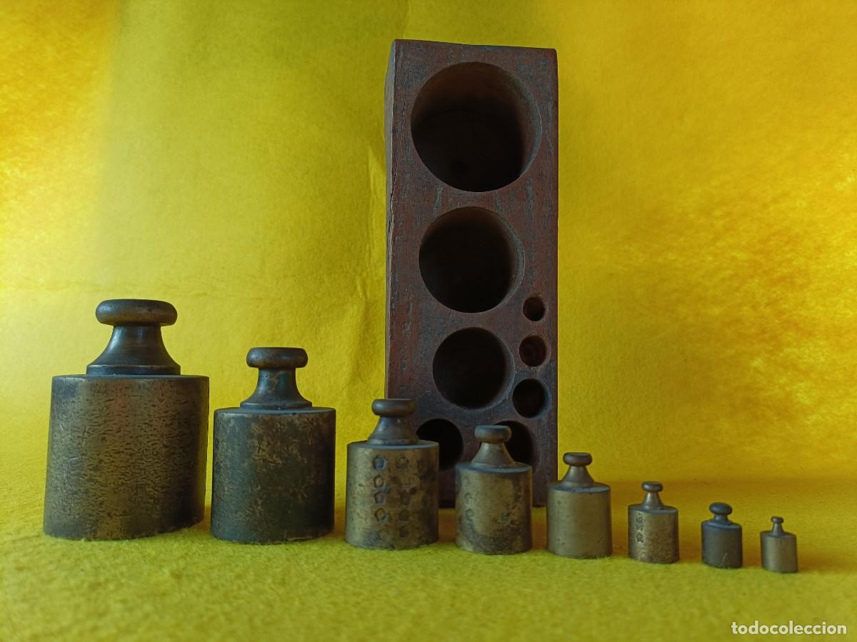 Antig&uuml;edades: ANTIG&Uuml;O CONJUNTO DE PESAS CON SU FUNDA DE MADERA - Foto 17