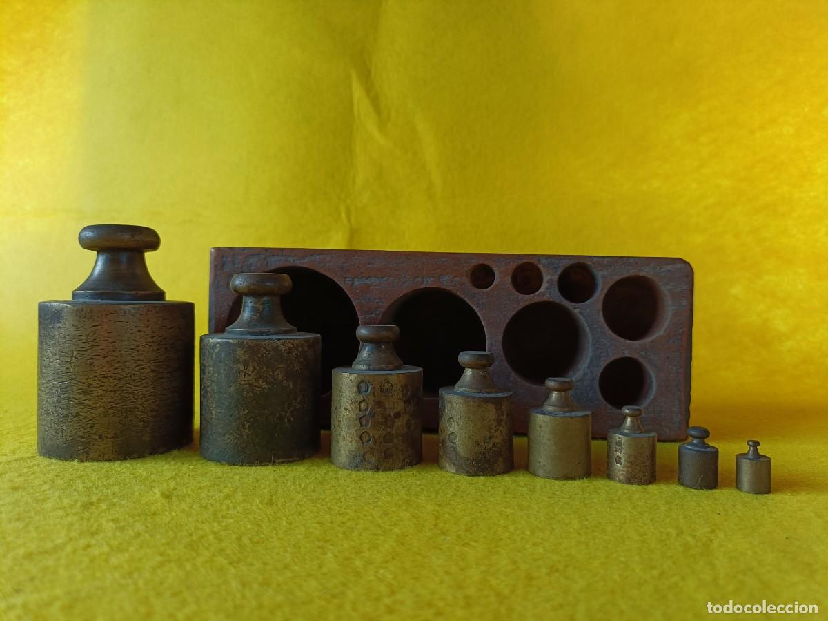 Antig&uuml;edades: ANTIG&Uuml;O CONJUNTO DE PESAS CON SU FUNDA DE MADERA - Foto 18