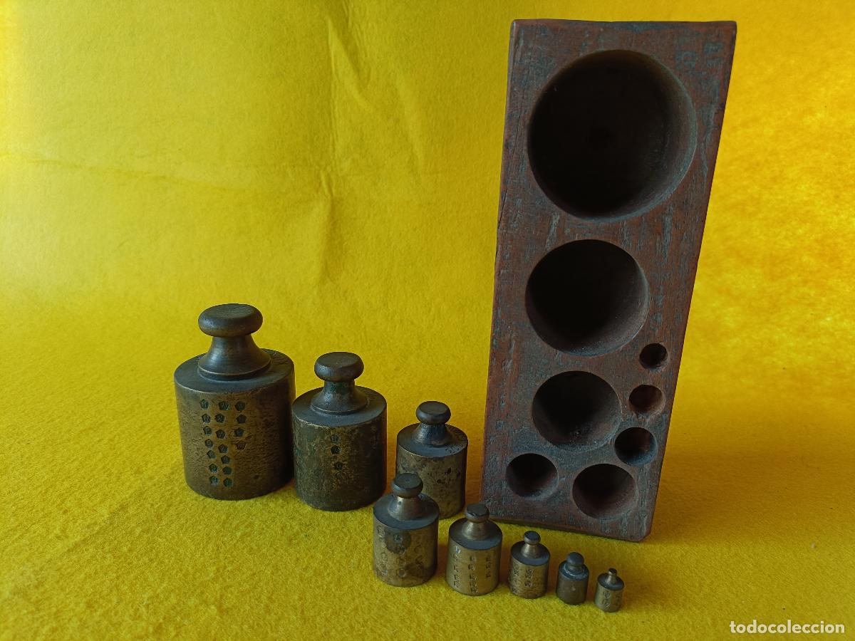 Antig&uuml;edades: ANTIG&Uuml;O CONJUNTO DE PESAS CON SU FUNDA DE MADERA - Foto 25