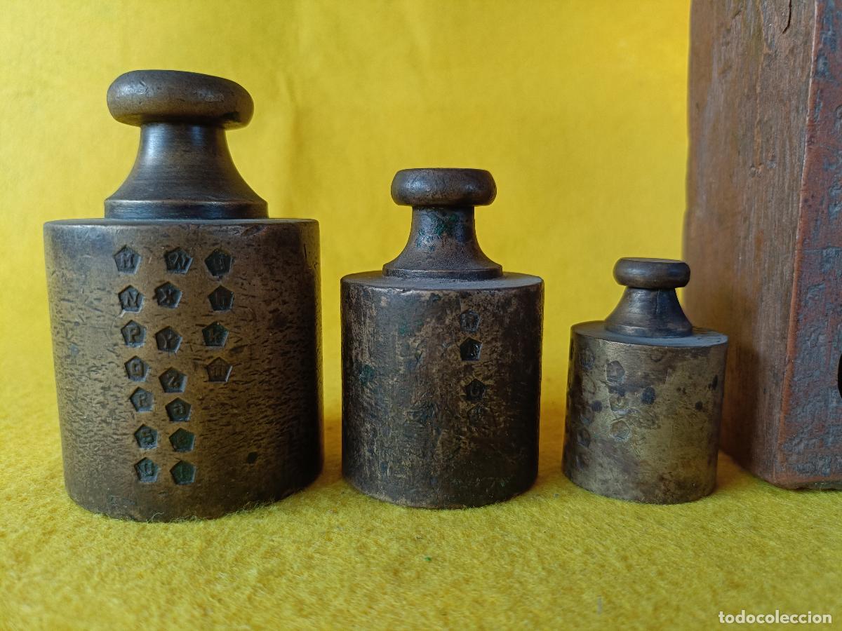 Antig&uuml;edades: ANTIG&Uuml;O CONJUNTO DE PESAS CON SU FUNDA DE MADERA - Foto 27