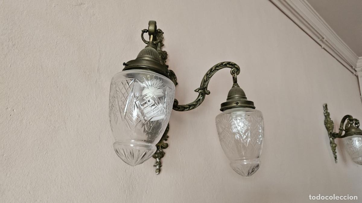 Antig&uuml;edades: aplique de pared de bronce - Foto 1