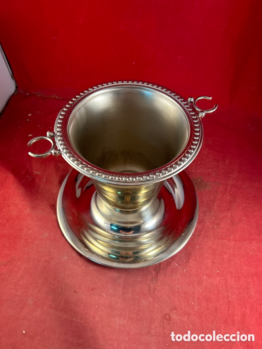 Antig&uuml;edades: CUBITERA DE METAL PLATEADO - Foto 2