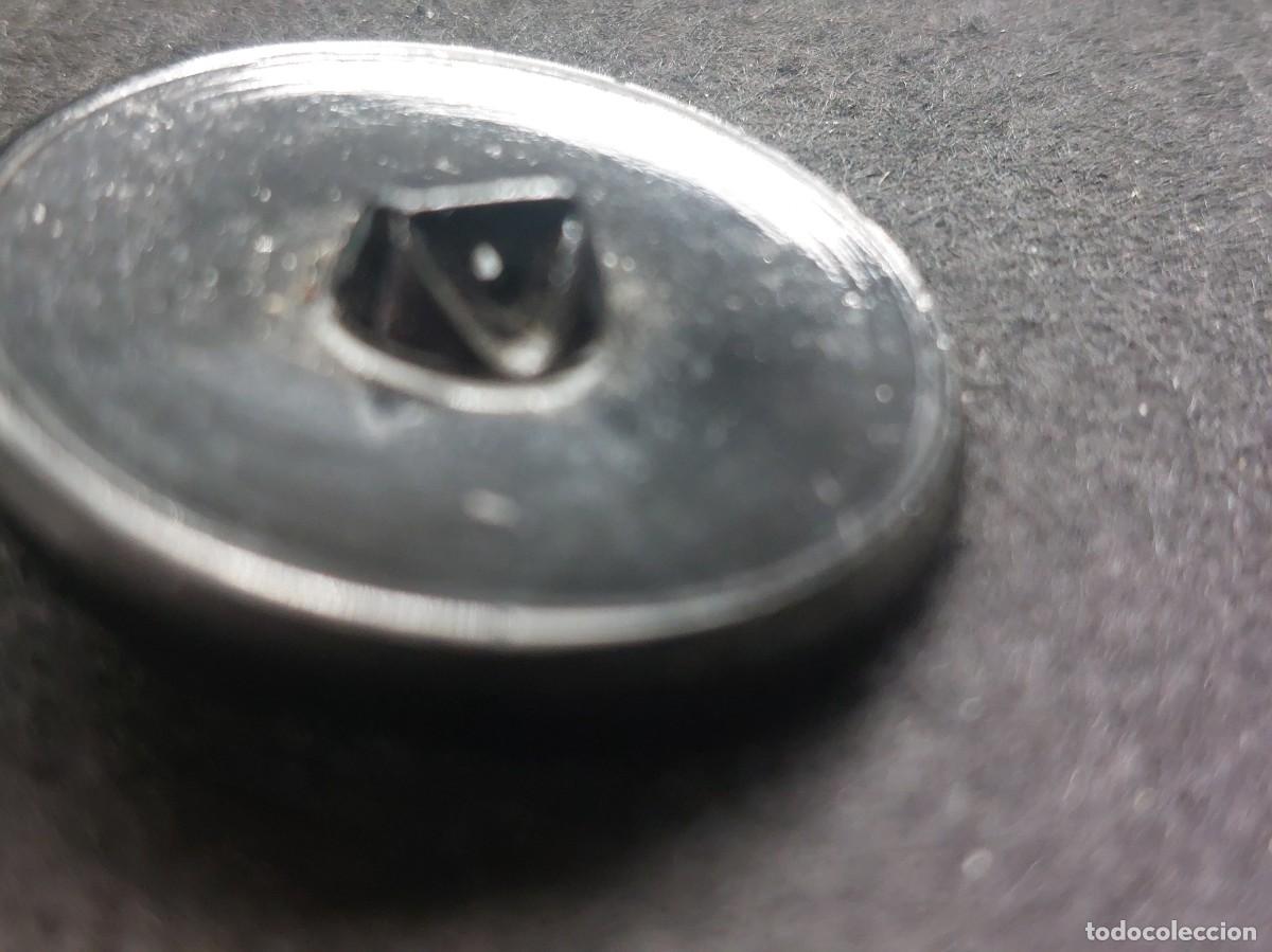 Antig&uuml;edades: BOT&Oacute;N DE CRISTAL DE AZABACHE CON RELIEVE 30 mm - Foto 2