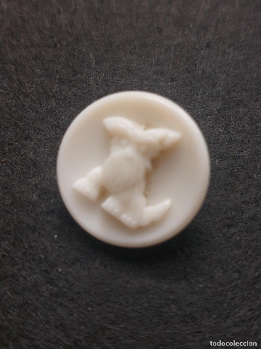 Antig&uuml;edades: BOT&Oacute;N PERRITO DE CRISTAL BLANCO 18 mm - Foto 1