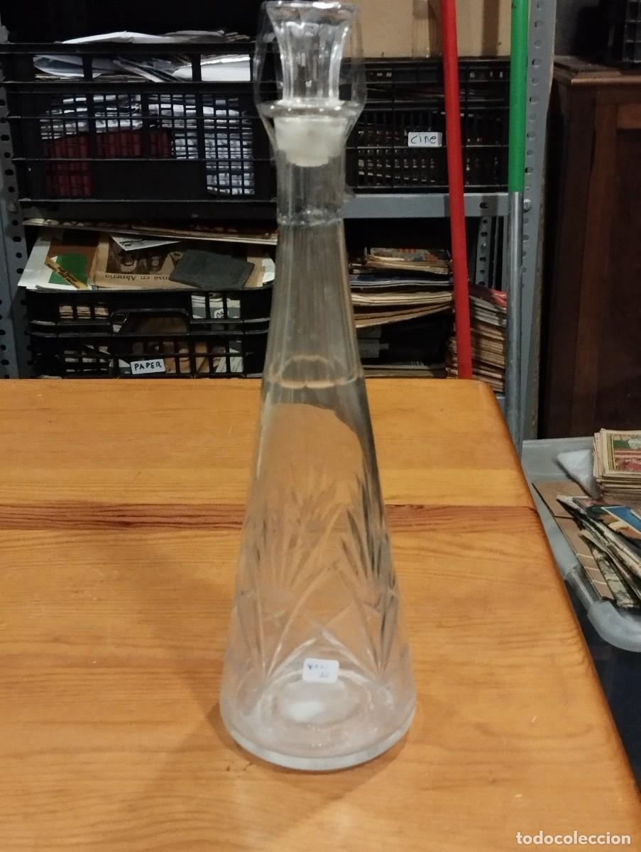 Antig&uuml;edades: BOTELLA DE CRISTAL TALLADO. - Foto 3