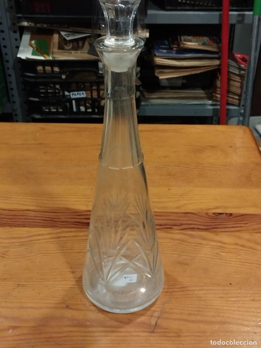 Antig&uuml;edades: BOTELLA DE CRISTAL TALLADO. - Foto 1