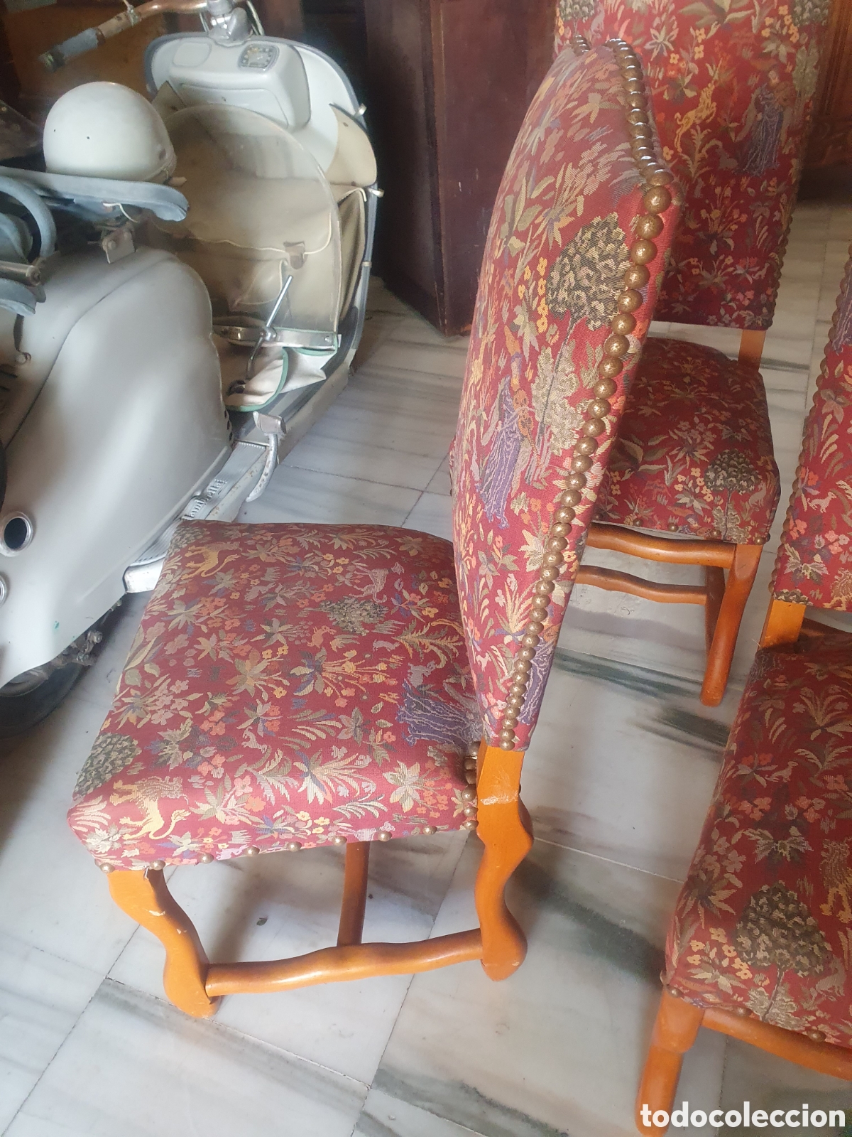 Antig&uuml;edades: Juego de 4 sillas tapizadas - Foto 2