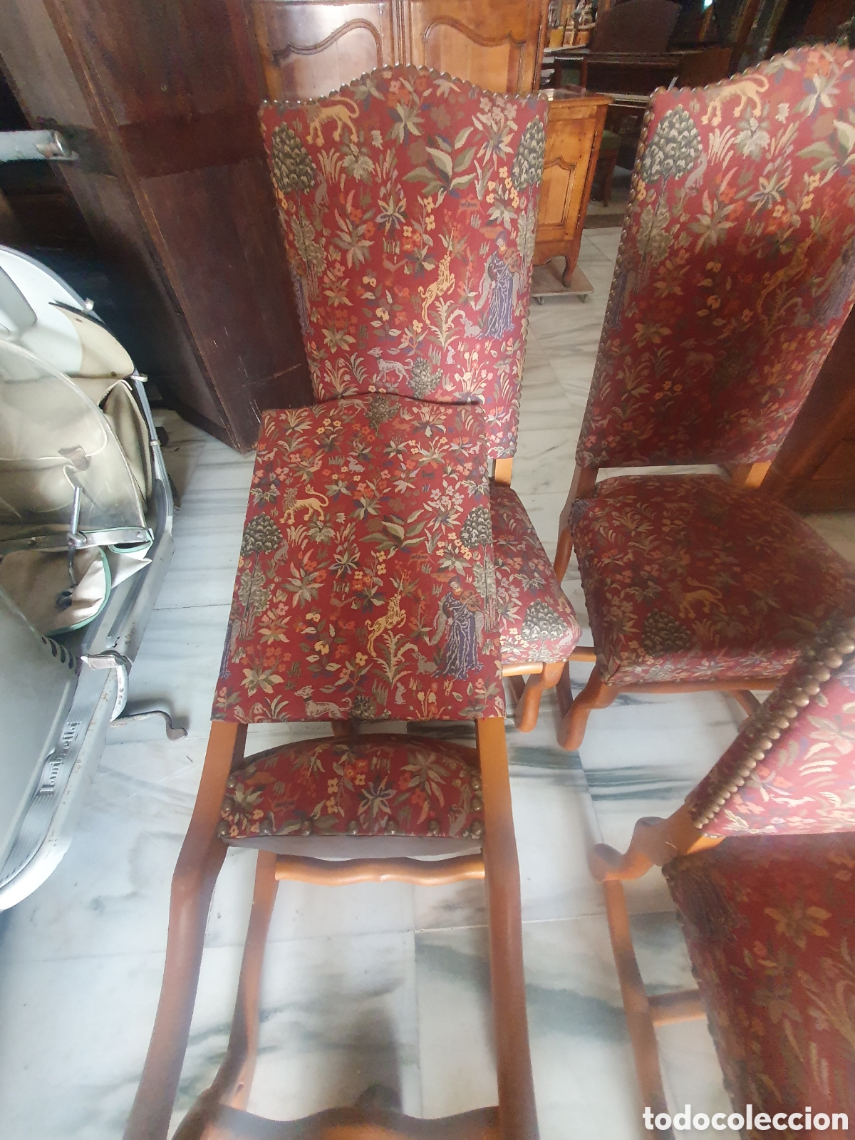 Antig&uuml;edades: Juego de 4 sillas tapizadas - Foto 3