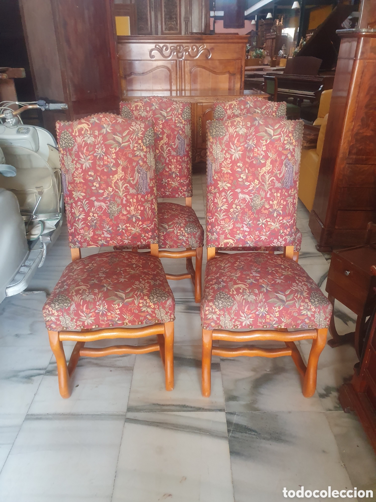 Antig&uuml;edades: Juego de 4 sillas tapizadas - Foto 1