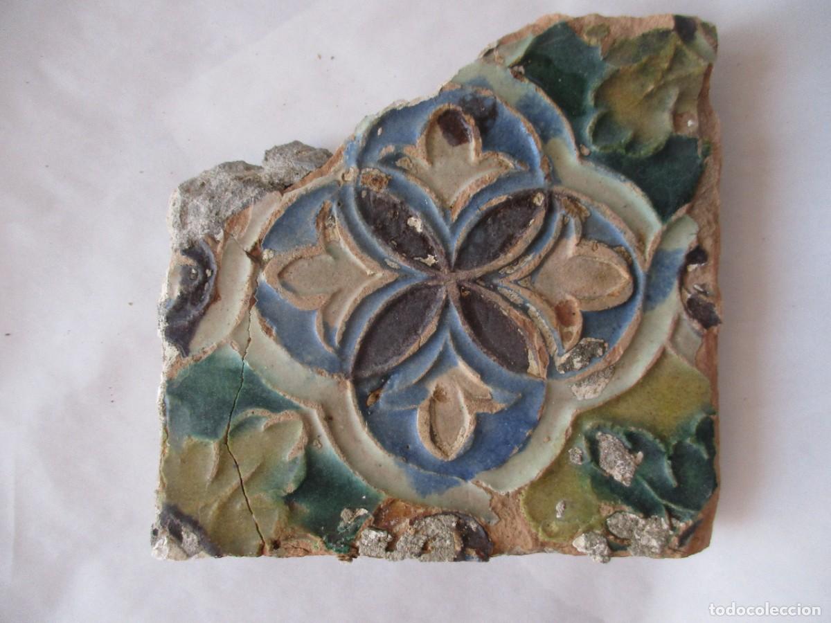 Antig&uuml;edades: Azulejo de Triana siglo XVI - Foto 1