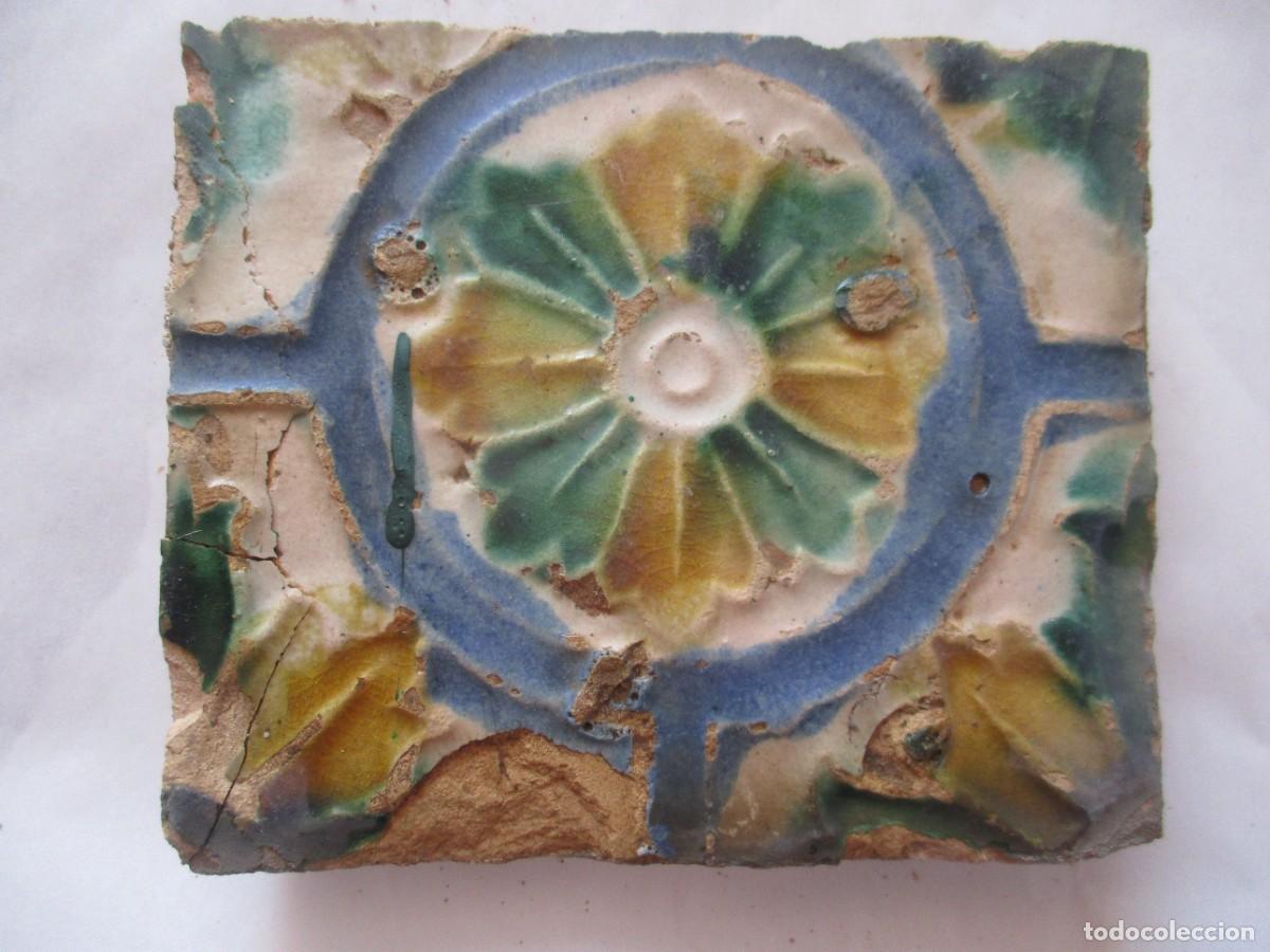 Antig&uuml;edades: Azulejo de Triana siglo XVI - Foto 1