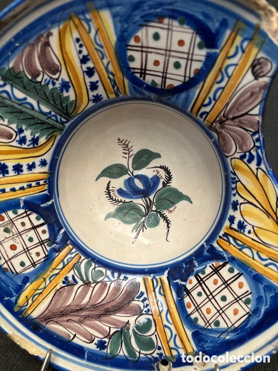 Antig&uuml;edades: Vac&iacute;a de Ceramica de Manises - Foto 3