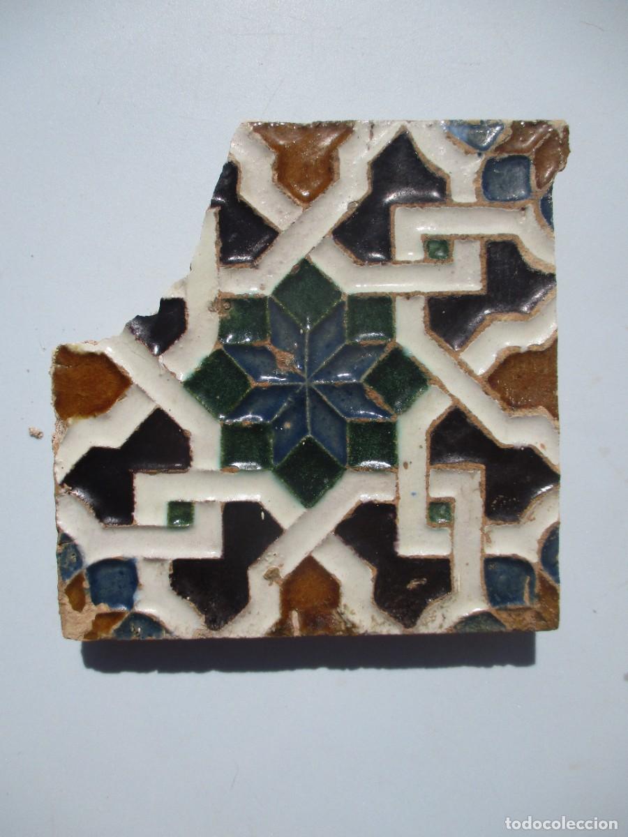 Antig&uuml;edades: Azulejo de Triana siglo XVIII - Foto 1