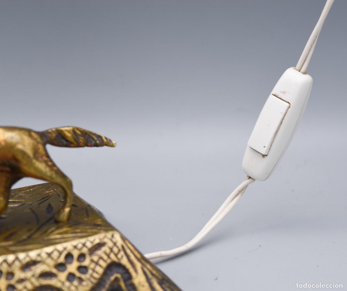 Antig&uuml;edades: L&aacute;mpara antigua de bronce - Foto 8