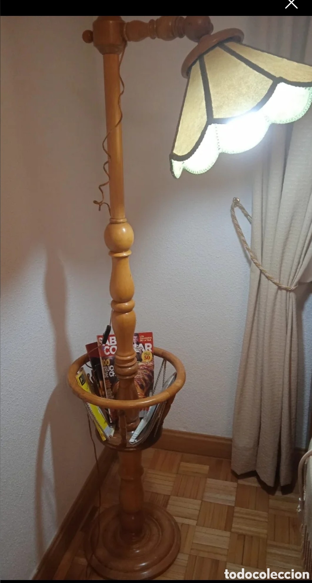 Antig&uuml;edades: Lampara antigua de pie en madera - Foto 2