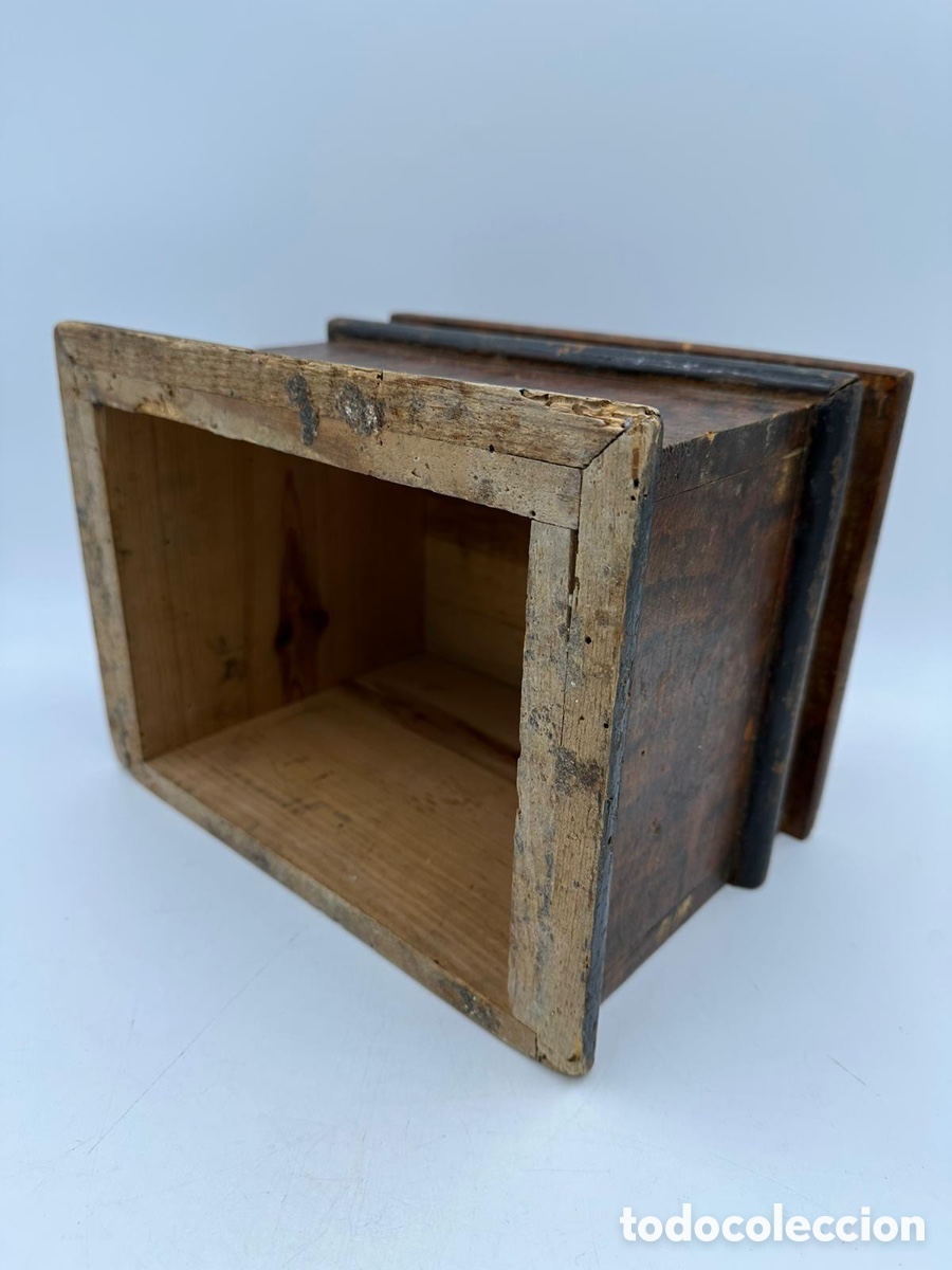 Antig&uuml;edades: Peana antigua de madera. - Foto 4