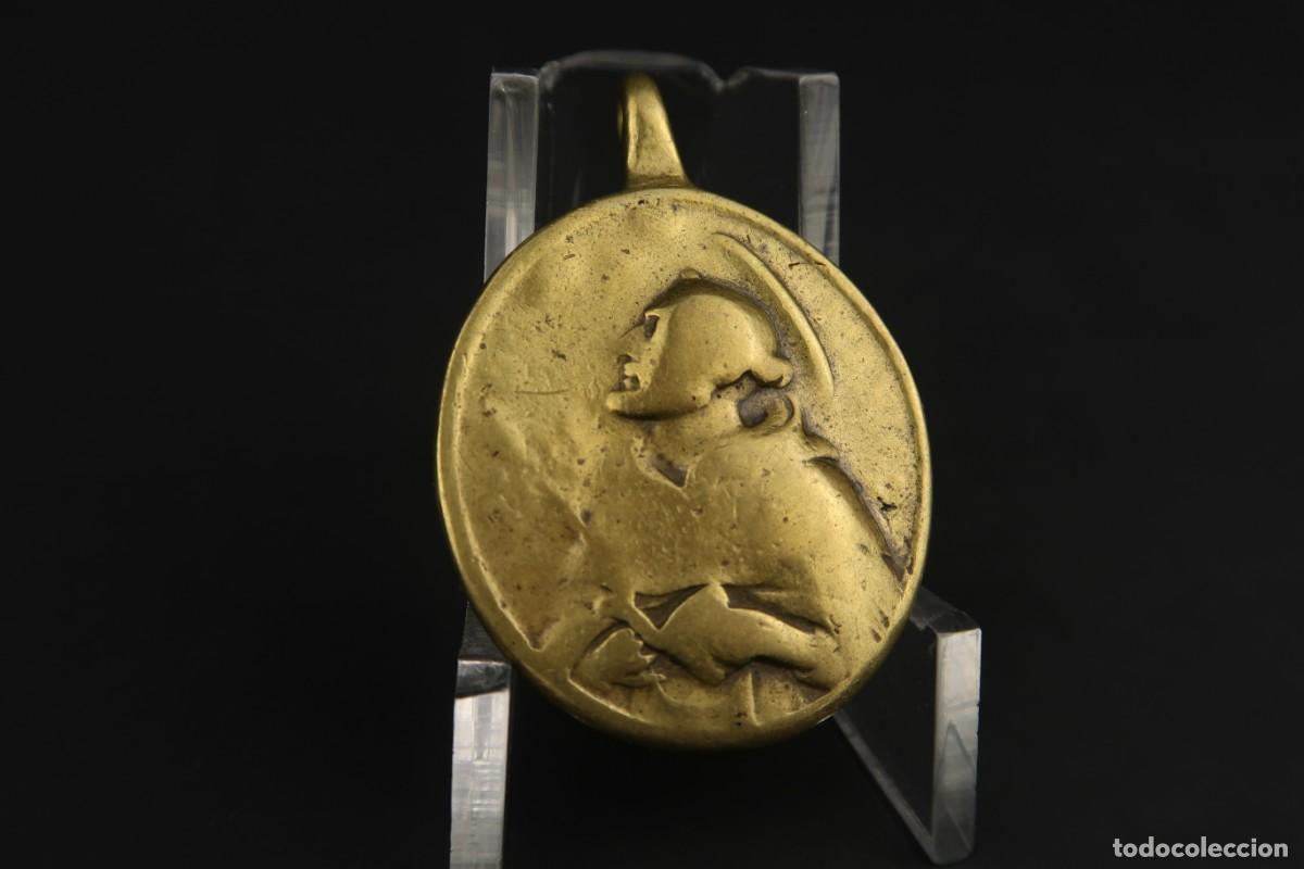 Antig&uuml;edades: Antigua Medalla Religiosa de Bronce - Foto 3