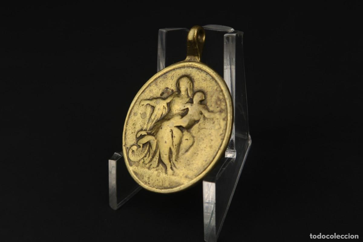 Antig&uuml;edades: Antigua Medalla Religiosa de Bronce - Foto 5