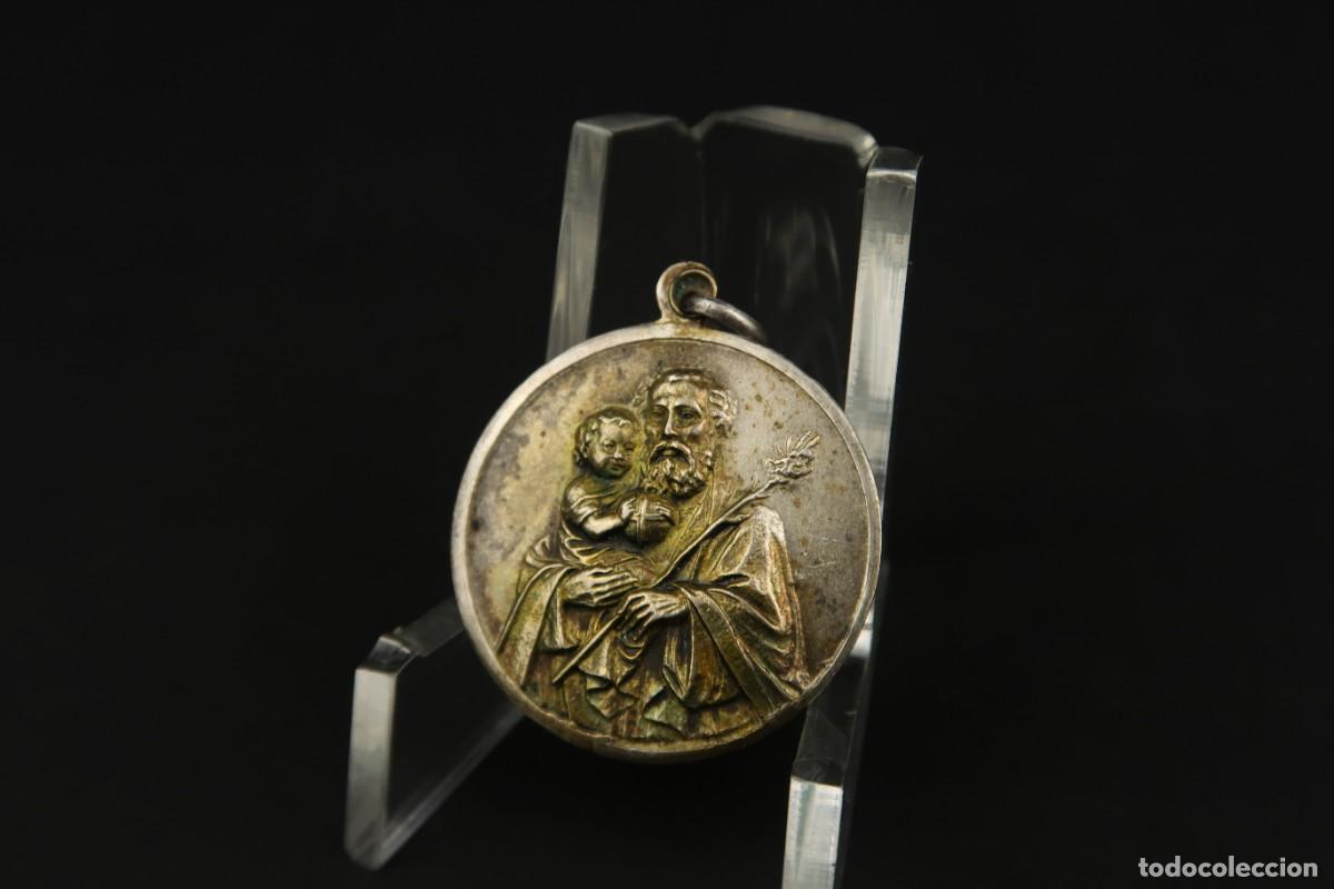 Antig&uuml;edades: Antigua Medalla Religiosa de Plata - Foto 1