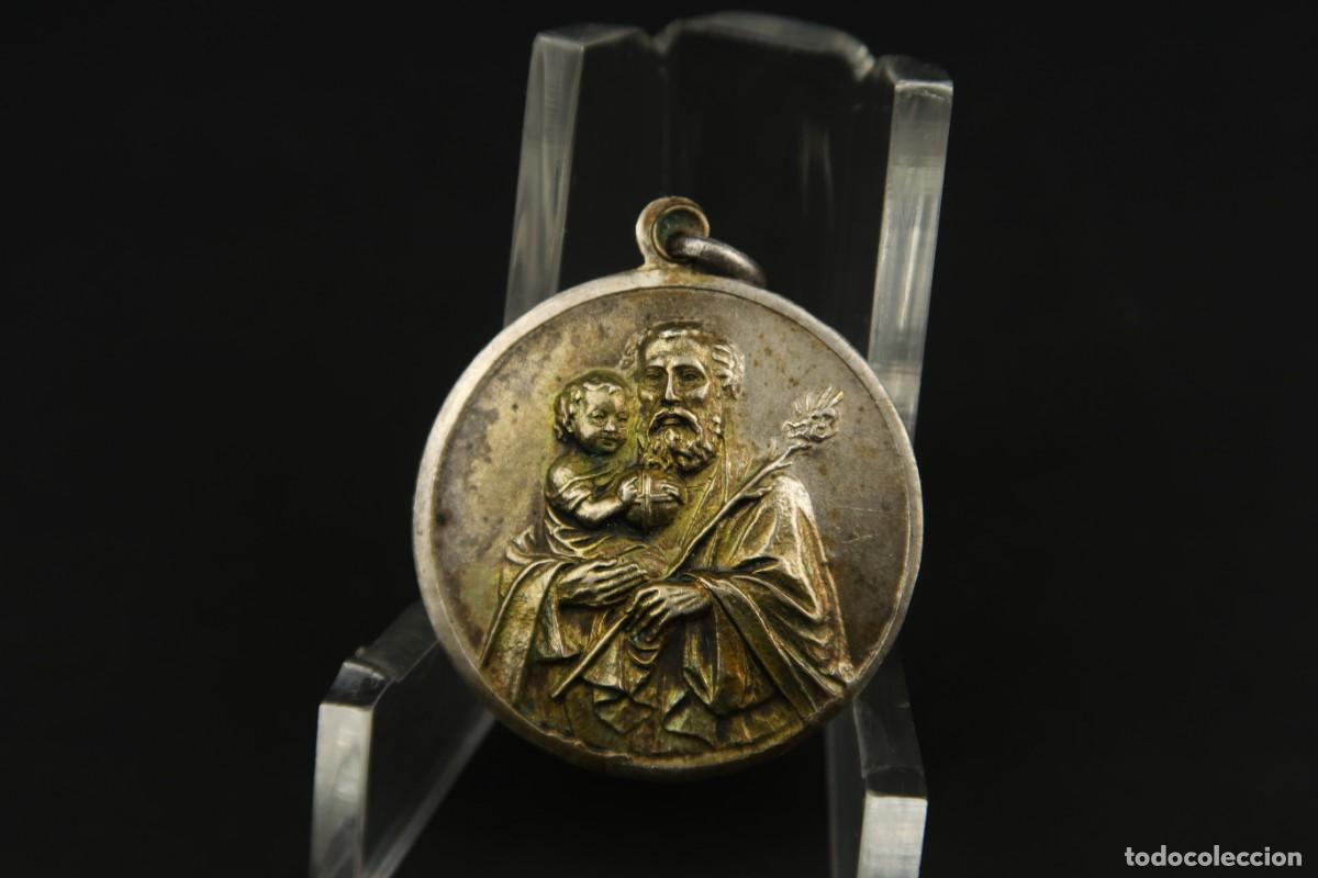 Antig&uuml;edades: Antigua Medalla Religiosa de Plata - Foto 2