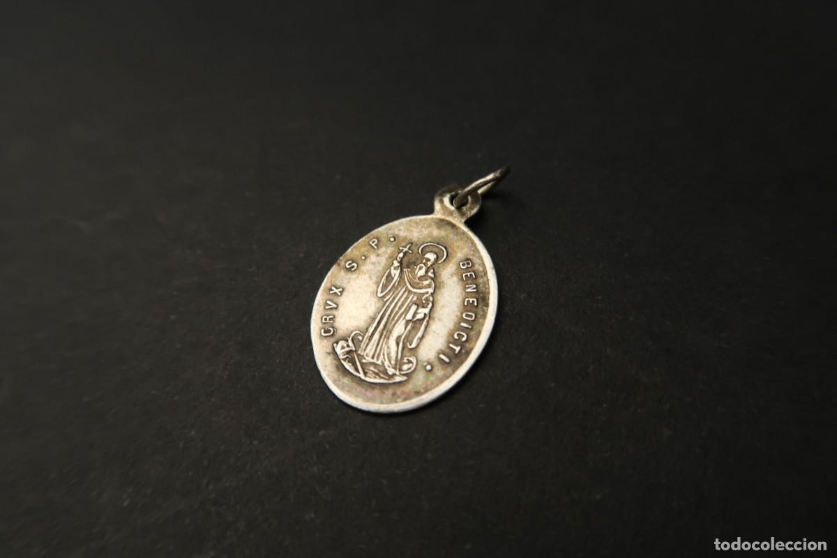 Antig&uuml;edades: Antigua Medalla Religiosa de Plata - Foto 2
