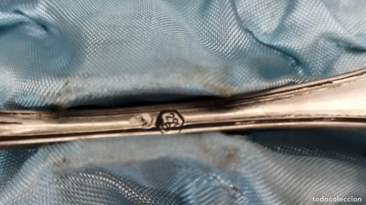 Antig&uuml;edades: Estuche con cuchillo y tenedor de plata - Foto 4