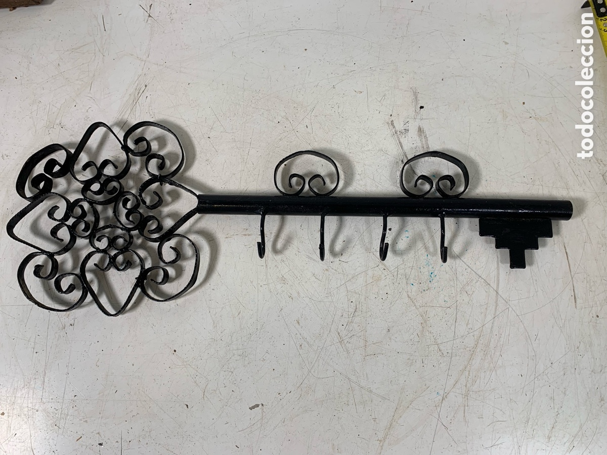 Antig&uuml;edades: 01_ perchero con forma de llave - Foto 1