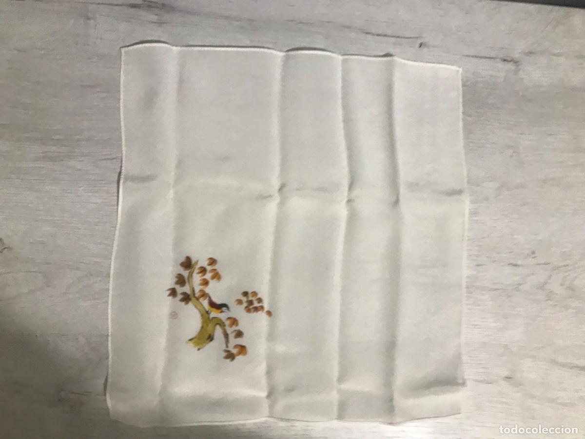 Antig&uuml;edades: Pa&ntilde;uelo de seda pintado a mano - Foto 6
