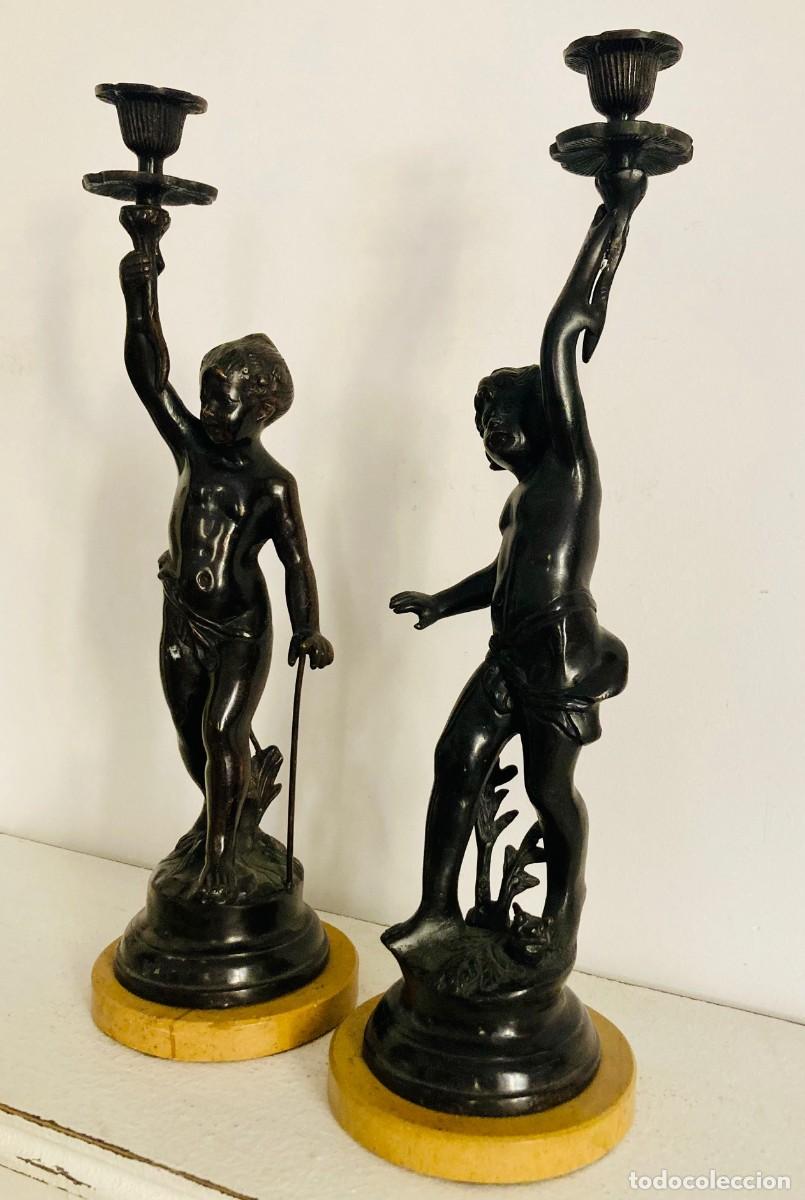 Antig&uuml;edades: Pareja de candeleros e bronce. Putti - Foto 6