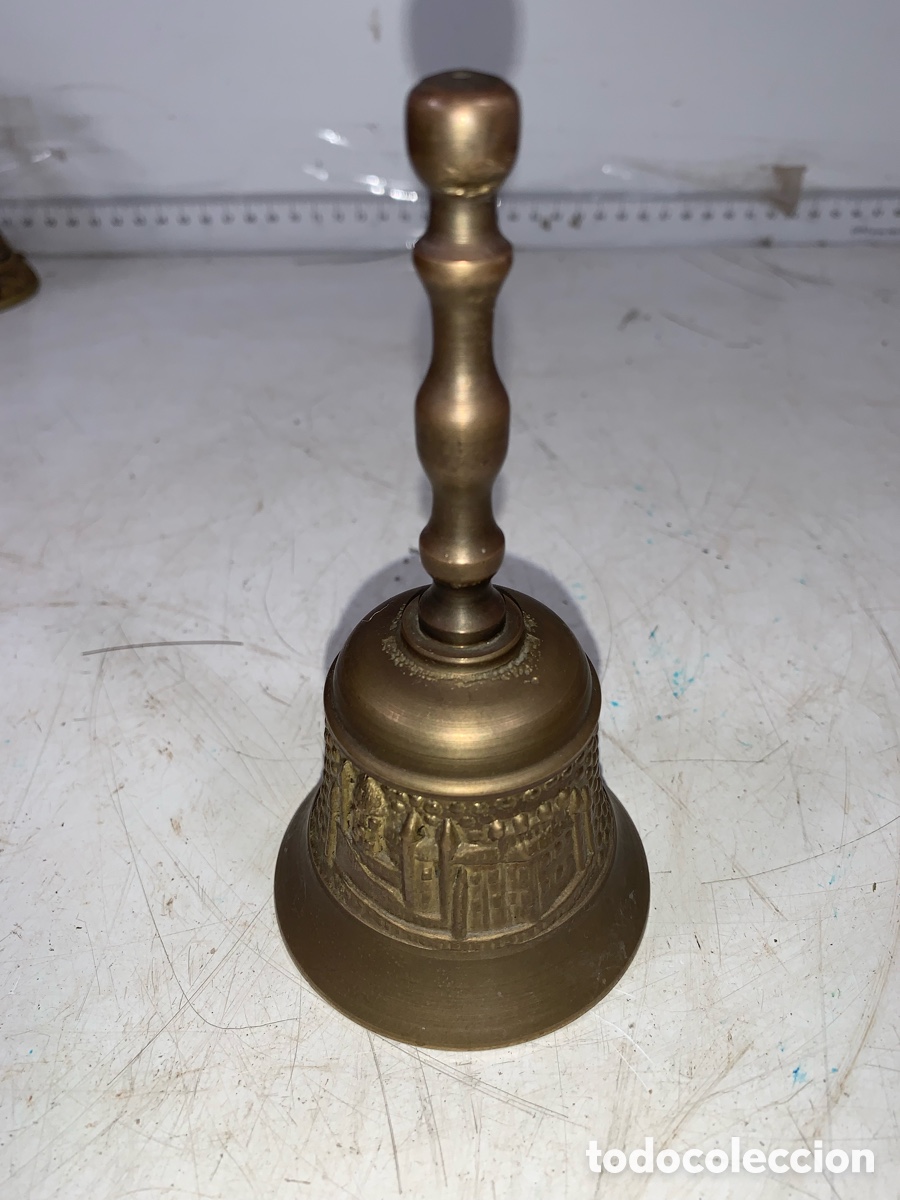 Antig&uuml;edades: 01_ campana de bronce labrada - Foto 1