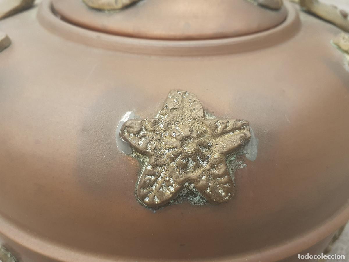 Antig&uuml;edades: Tetera en cobre con adornos en lat&oacute;n - Foto 5