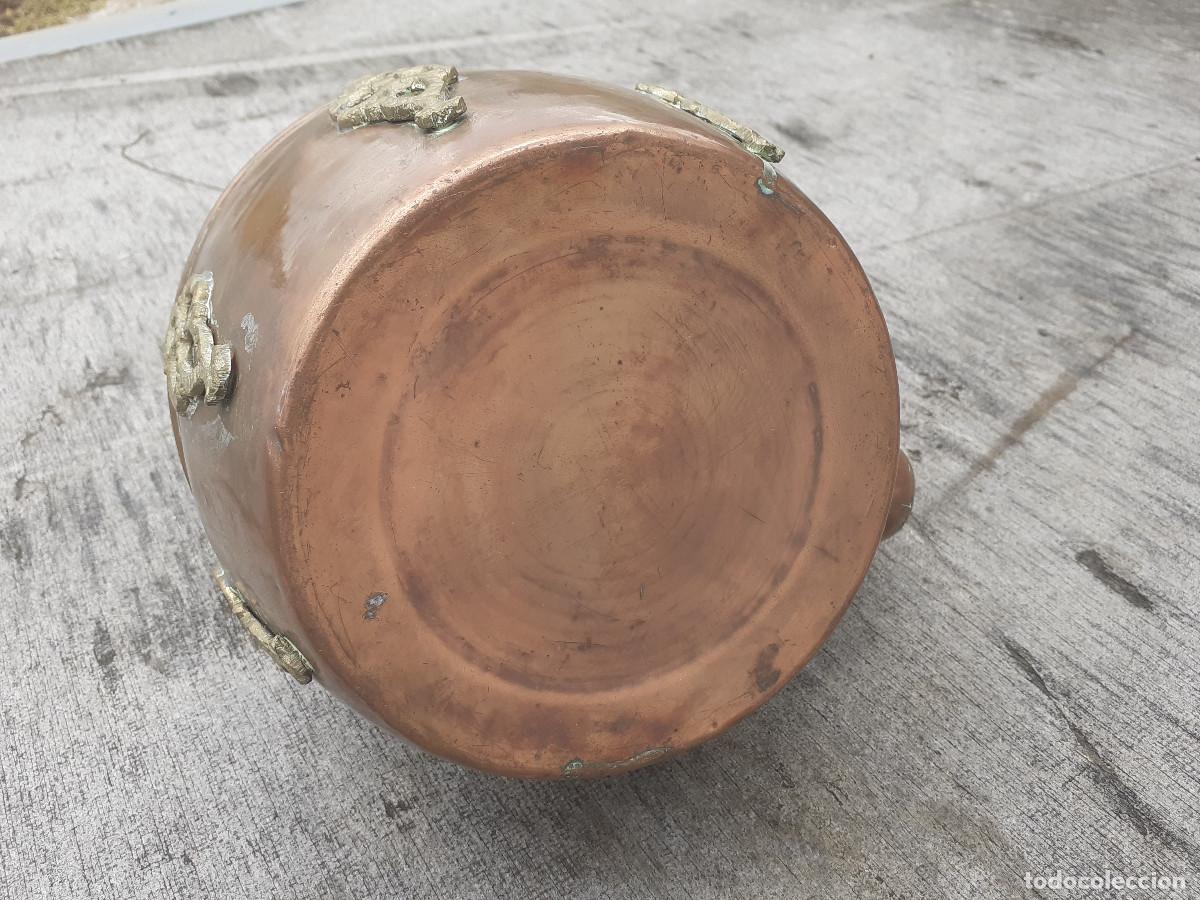 Antig&uuml;edades: Tetera en cobre con adornos en lat&oacute;n - Foto 7