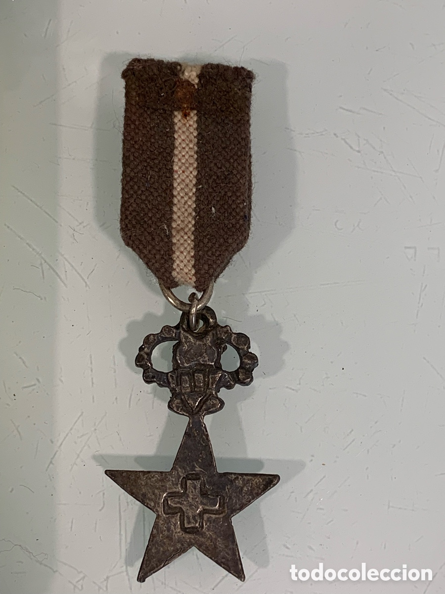 Antig&uuml;edades: 01_ Antigua medalla con cinta - Foto 1