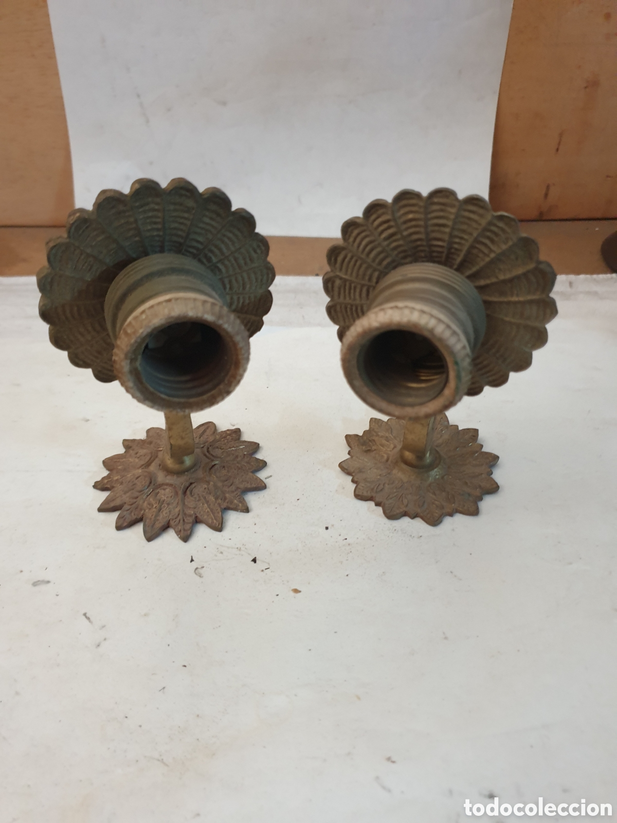 Antig&uuml;edades: PAREJA APLIQUES FORMA GIRASOL - Foto 1