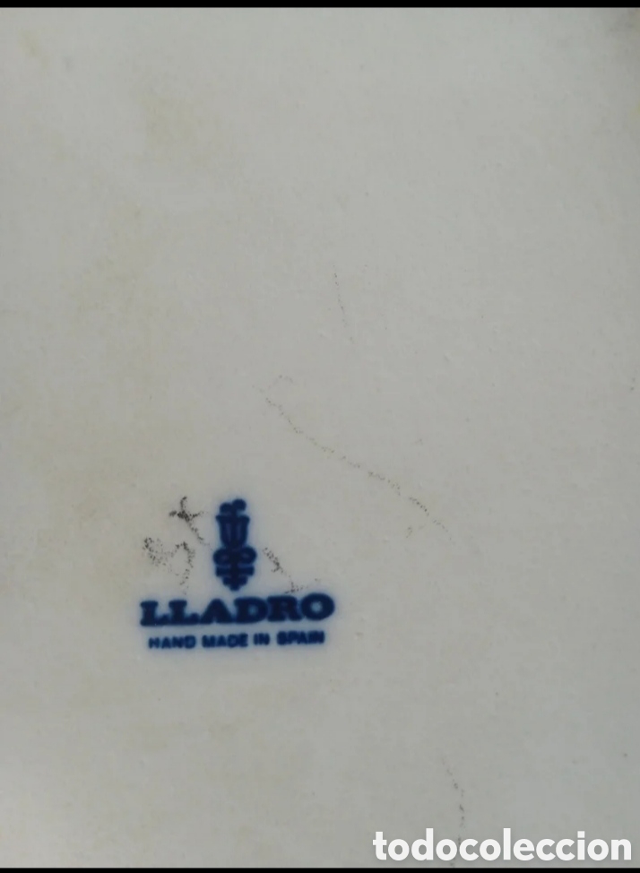 Antig&uuml;edades: Figura Lladro &rdquo;Acariciando el becerrito&rdquo; - Foto 5