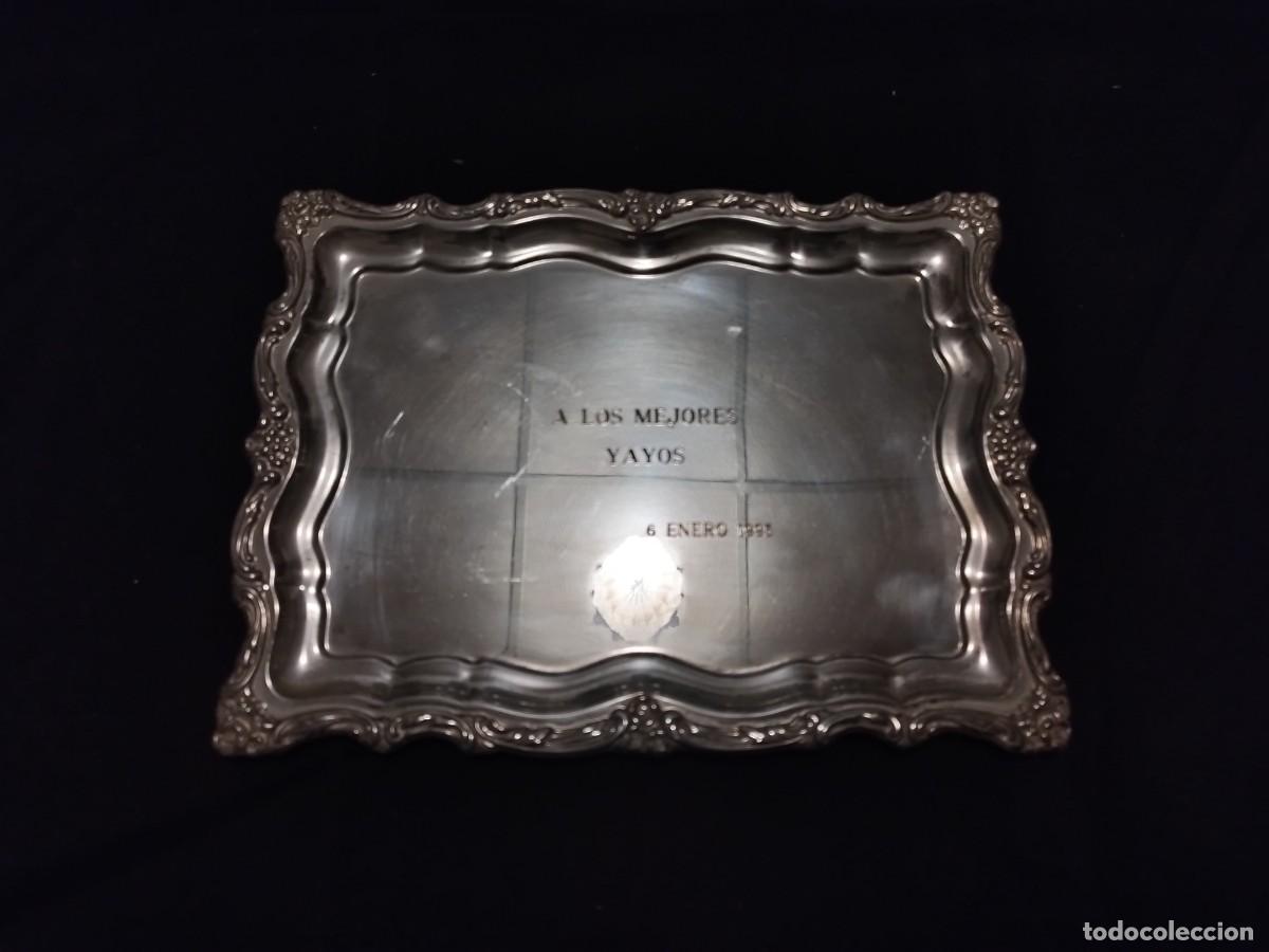 Antig&uuml;edades: Bandeja grabada dedicada . - Foto 2