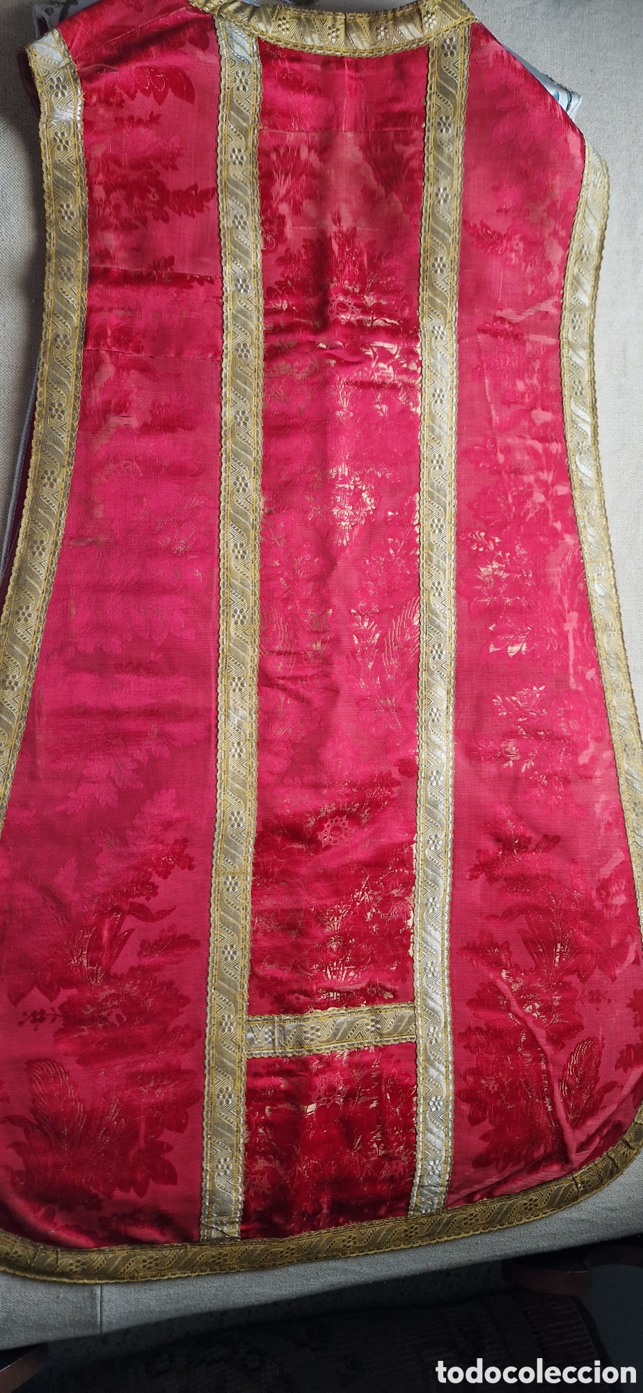 Antig&uuml;edades: Casulla roja antigua - Foto 2