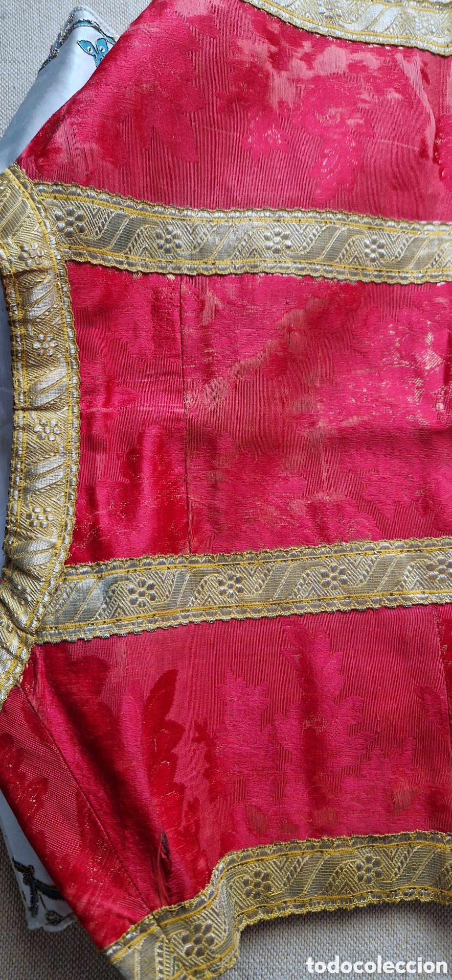 Antig&uuml;edades: Casulla roja antigua - Foto 3